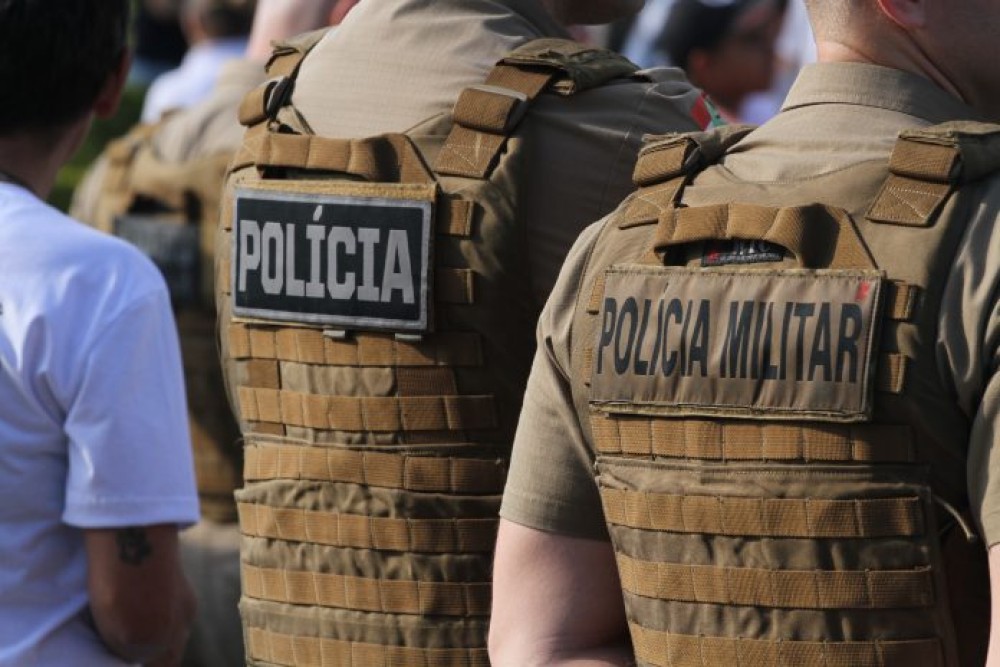 Homem invade casa da ex, quebra objetos, desacata PM e acaba preso