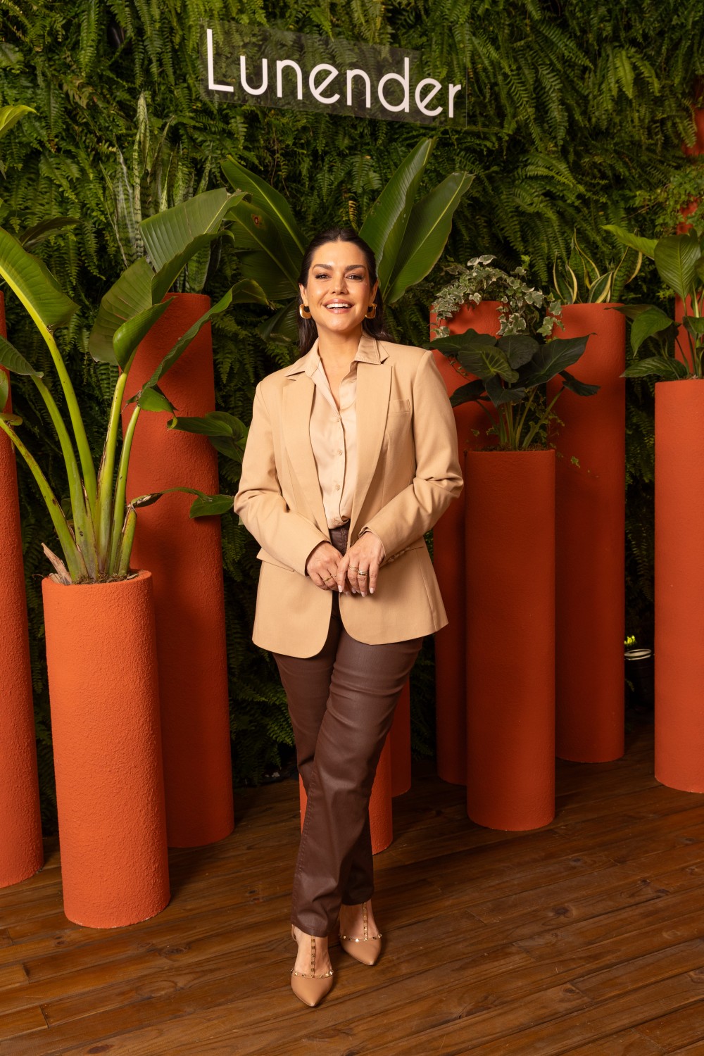 Atriz e apresentadora Thais Fersoza participa de evento exclusivo em Jaraguá do Sul