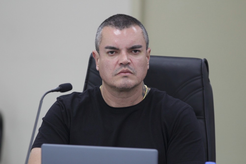 Queda de braço na Câmara de Jaraguá termina com veto no chão