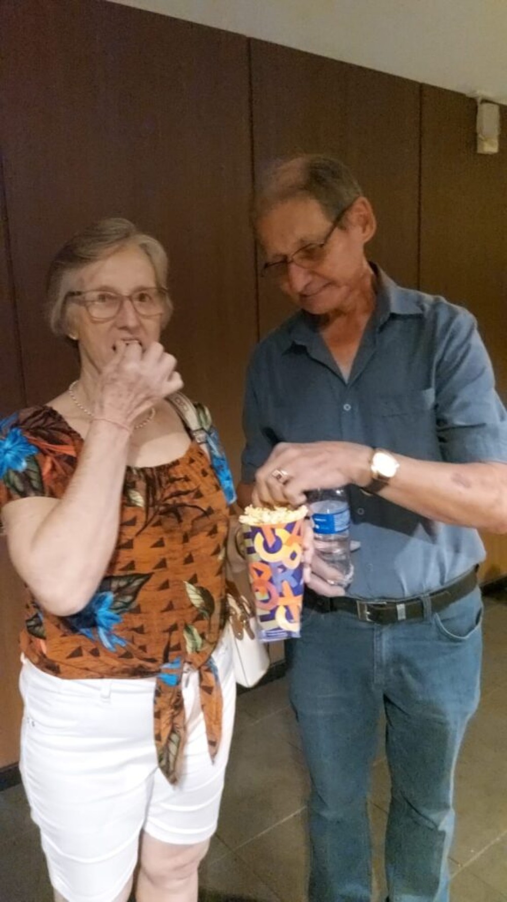 Colônia de Férias levou idosos ao cinema nesta quinta (19)