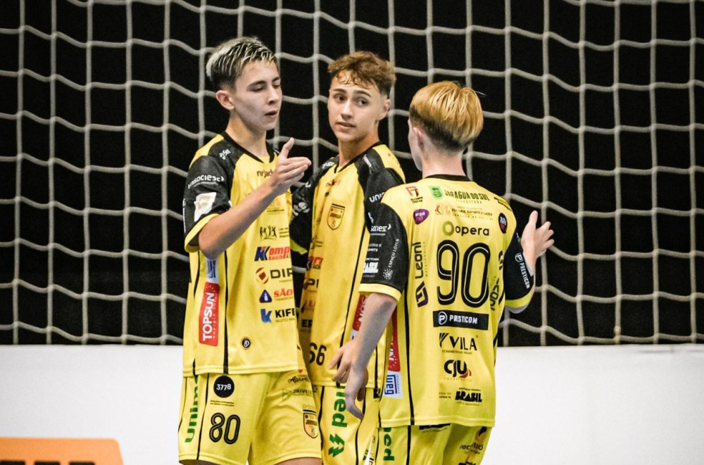 Trio da base é chamado para Seleção Brasileira Sub-17