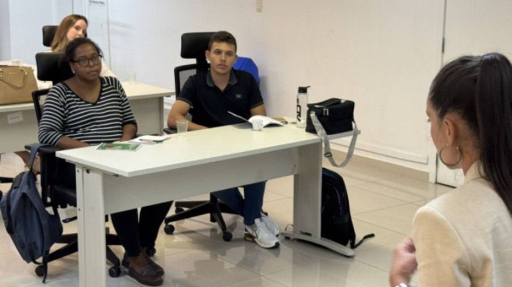  Jovem de 17 anos passa em 1º lugar em concurso da Defensoria de SC e supera candidatos experientes