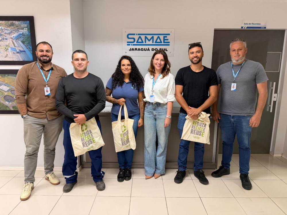 Servidores do Samae de Tijucas visitaram o Samae nesta terça-feira