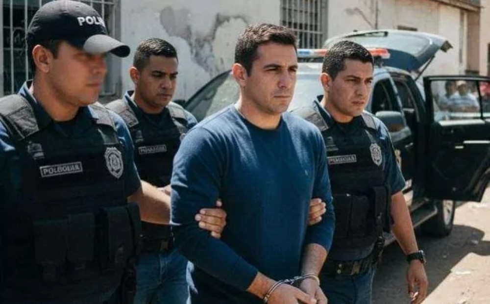 Ex-goleiro do Santos e dirigentes são presos em operação contra tráfico internacional de drogas