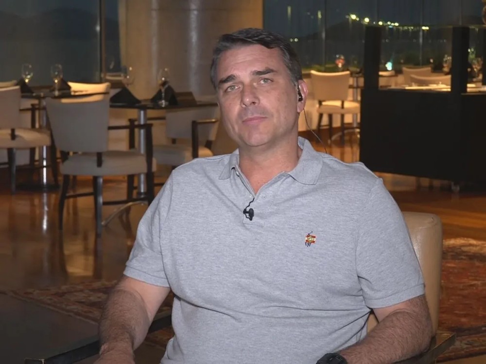 A primeira entrevista de Flávio após a chegada aos Estados Unidos
