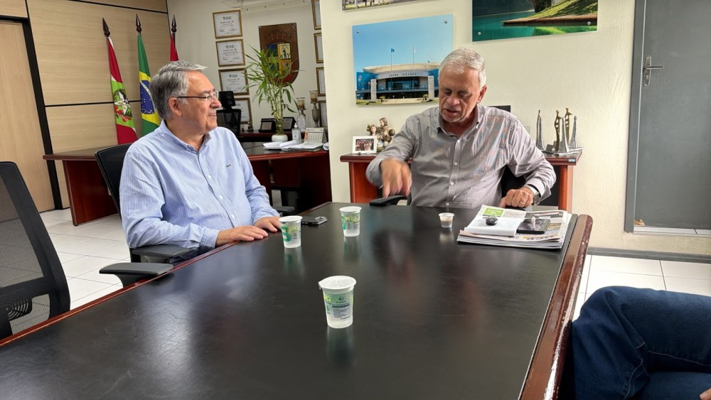 Ex-governador Raimundo Colombo visita Jaraguá do Sul e se reúne com prefeito Jair Franzner