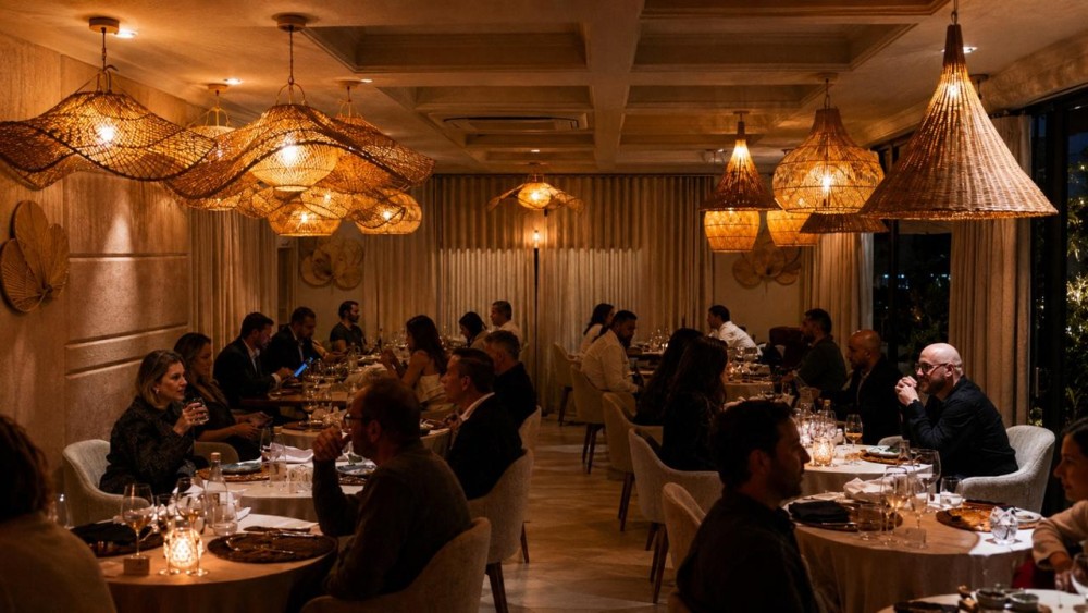 Lido di Mare by Swiss, na Praia do Estaleirinho, promove Noites de Jazz e Vinhos com menu exclusivo e rótulos selecionados