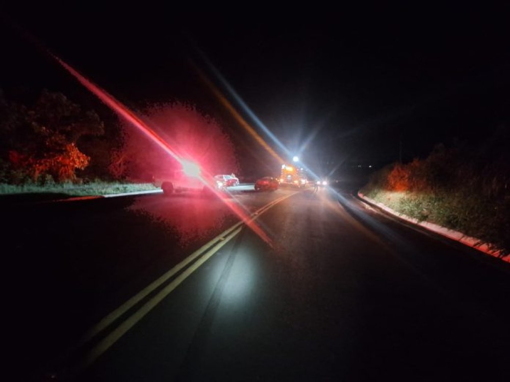 Colisão frontal entre carros deixa homem morto e três feridos na SC-283