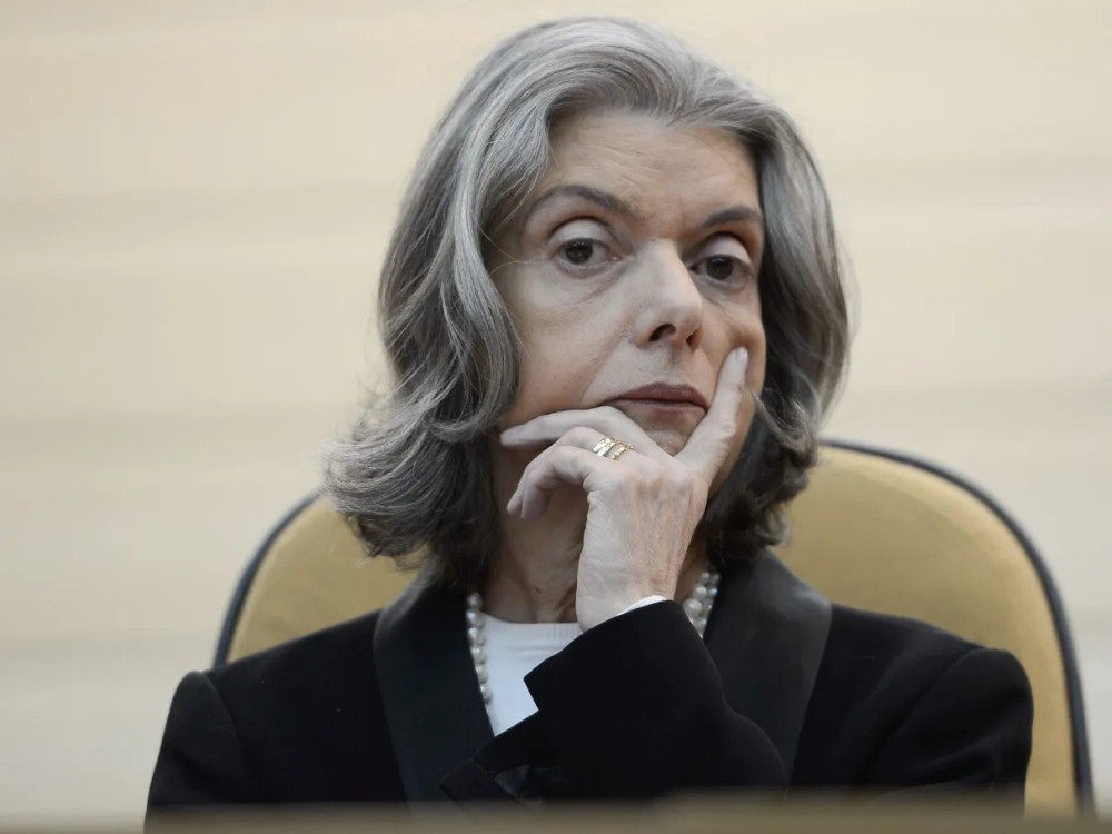 A “mentira” contada por Cármen Lúcia em plena reunião