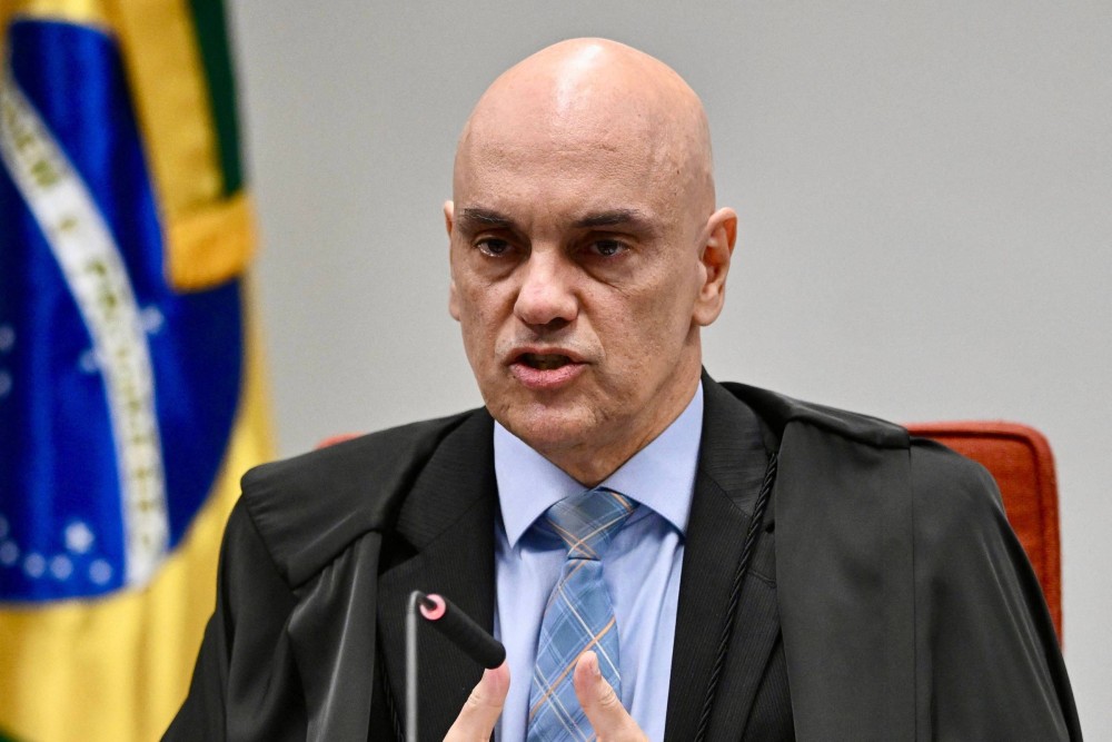 URGENTE: Fuga deve levar Alexandre de Moraes a decretar prisão de Flávio Bolsonaro