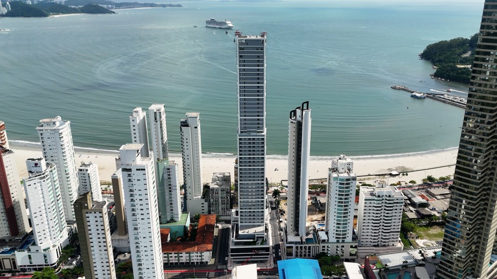 LUXO: Primeiro residencial Tonino Lamborghini do mundo é entregue em Balneário Camboriú
