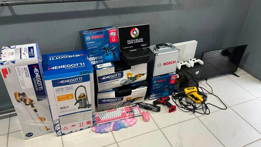 Dupla é flagrada vendendo ferramentas furtadas de empresa pela internet em Jaraguá do Sul