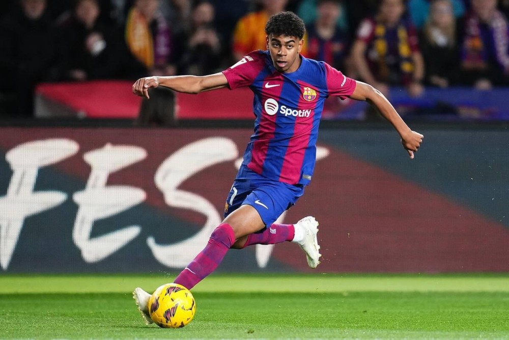 Quem é Lamine Yamal? O garoto de 19 anos que virou a grande estrela da Espanha