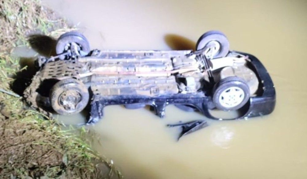 Motorista é encontrado morto dentro de carro submerso em rio de SC
