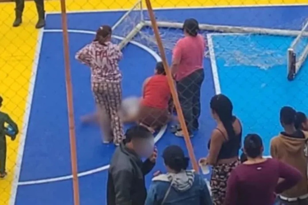 Menino de 10 anos morre após ser atingido por trave na cabeça