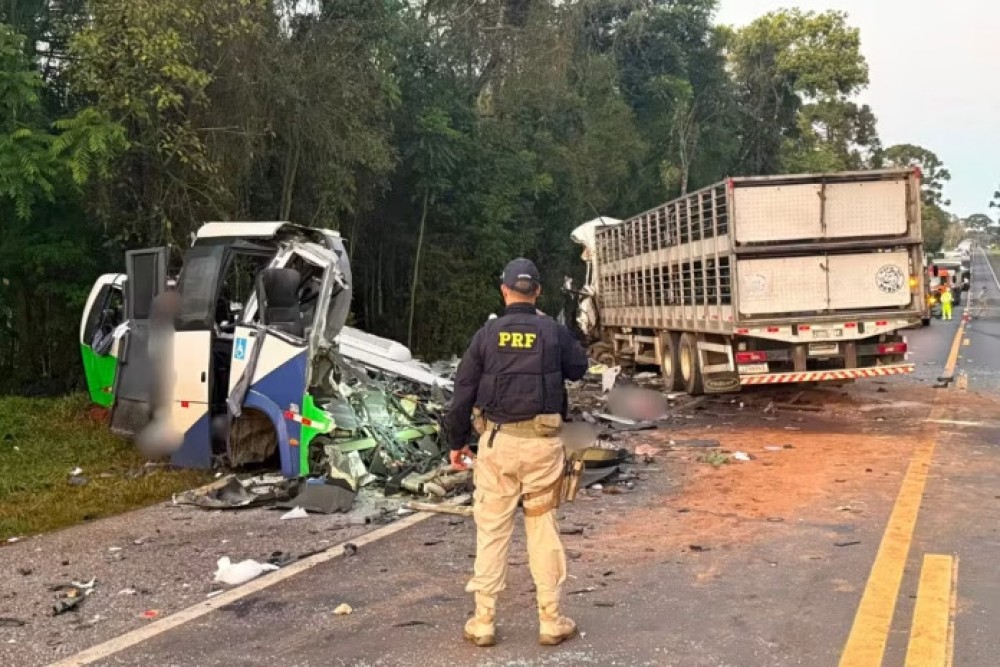Tragédia: Acidente de trânsito deixa ao menos 23 mortos 