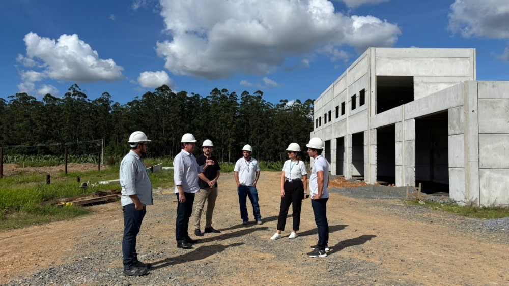Visita técnica à ETE Centenário reforça integração entre municípios