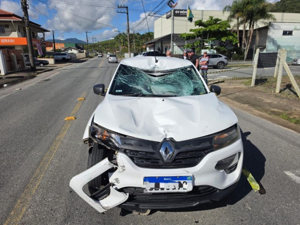 URGENTE: Homem morre após acidente entre carro e bicicleta em Jaraguá do Sul