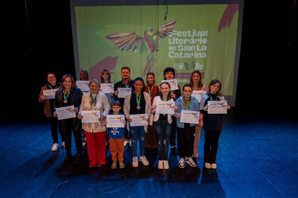 Com vencedores de quatro cidades catarinenses, 1º Prêmio Festival Literário de SC entrega premiações