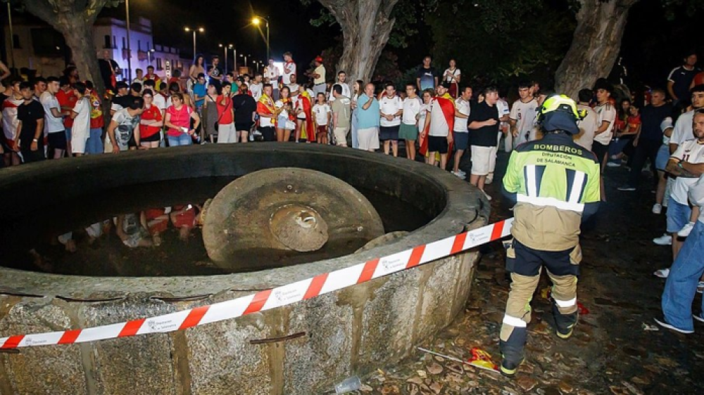 Fonte desaba e menino de 13 anos morre durante comemoração da Copa do Mundo