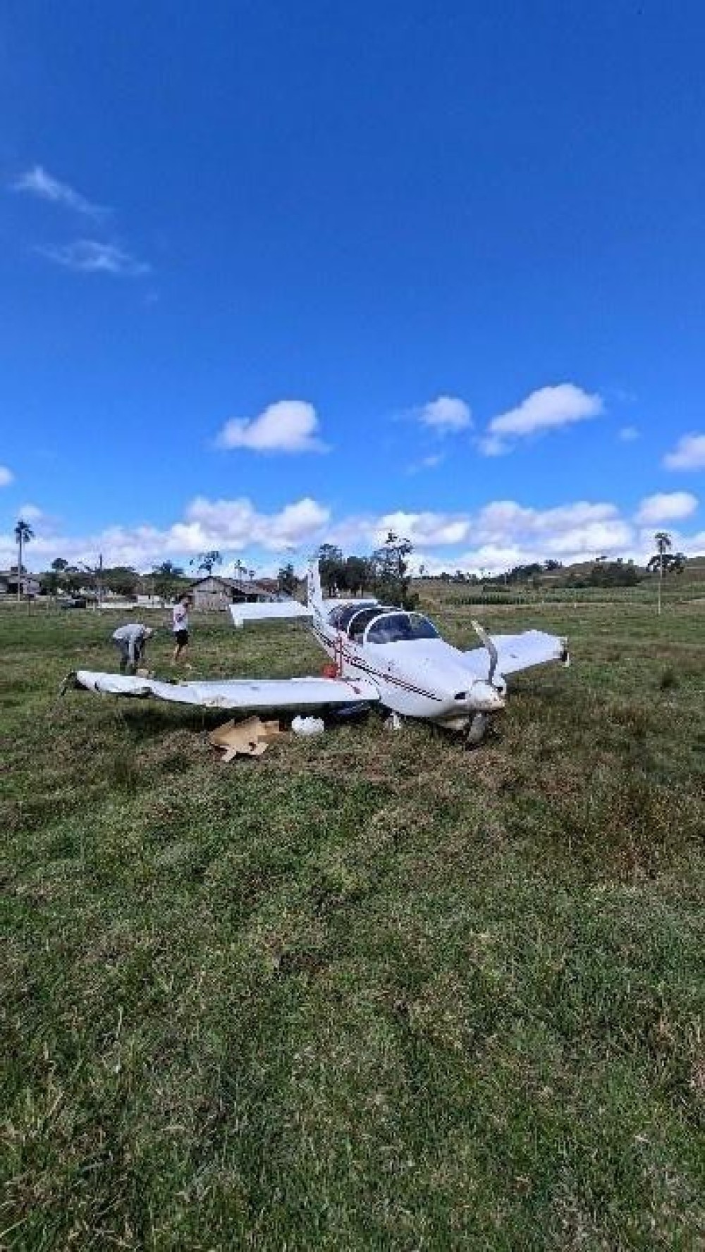 Aeronave faz pouso forçado após falha no motor em SC