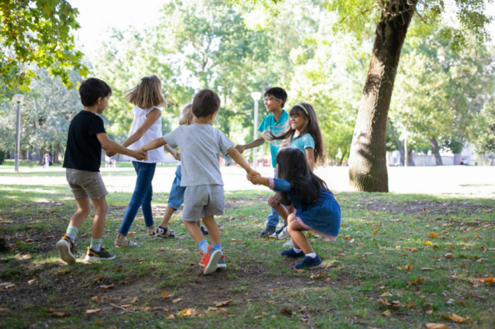Férias escolares: confira 4 formas de equilibrar o uso das telas entre crianças e adolescentes 