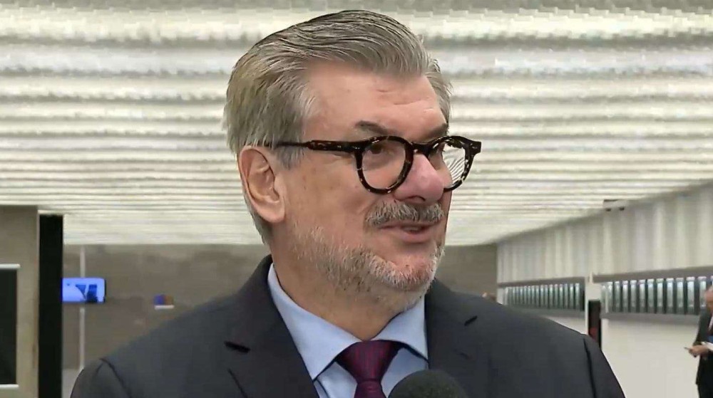 INACREDITÁVEL! Cena inusitada do ministro so STJ afastado por assédio ao chegar para depor surpreende jornalistas