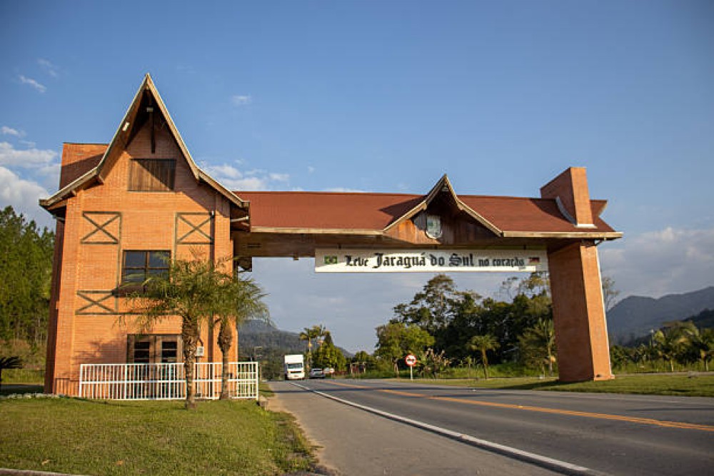 VÍDEO: Estudante de arquitetura viraliza ao criticar construções de Jaraguá do Sul