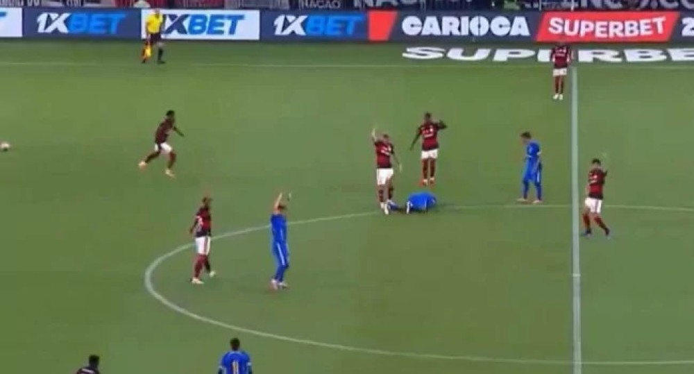 VEJA O VÍDEO - Cena assustadora marca jogo do Flamengo no Maracanã