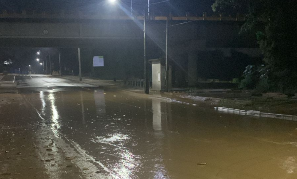 Rio Itapocu sobe acima da cota e causa dois pontos de alagamentos em Jaraguá do Sul