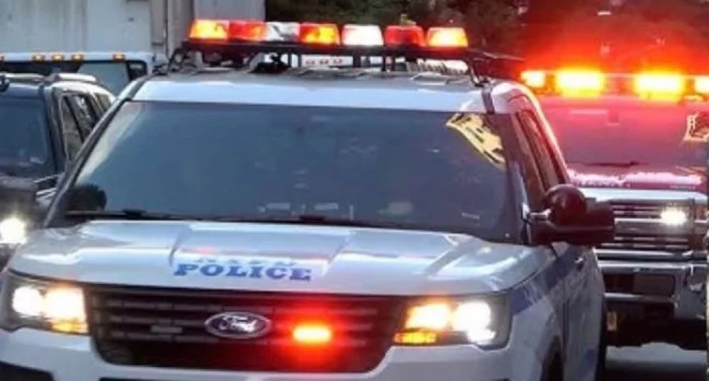 Luxo, fama e sirene: esposa de sertanejo acaba presa nos EUA