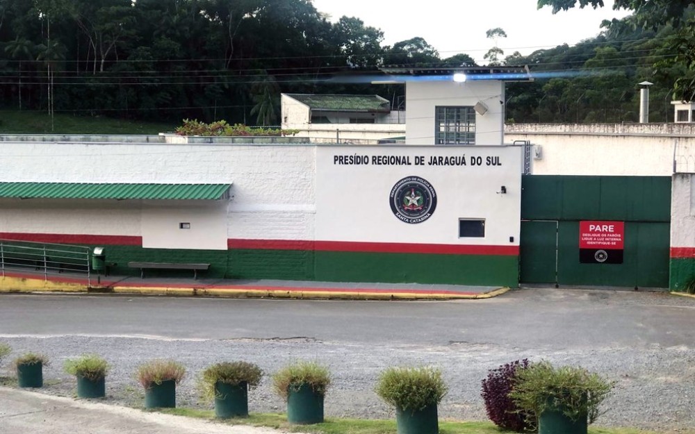 Casal é preso por estupro de vulnerável contra pessoas surdas em Jaraguá do Sul