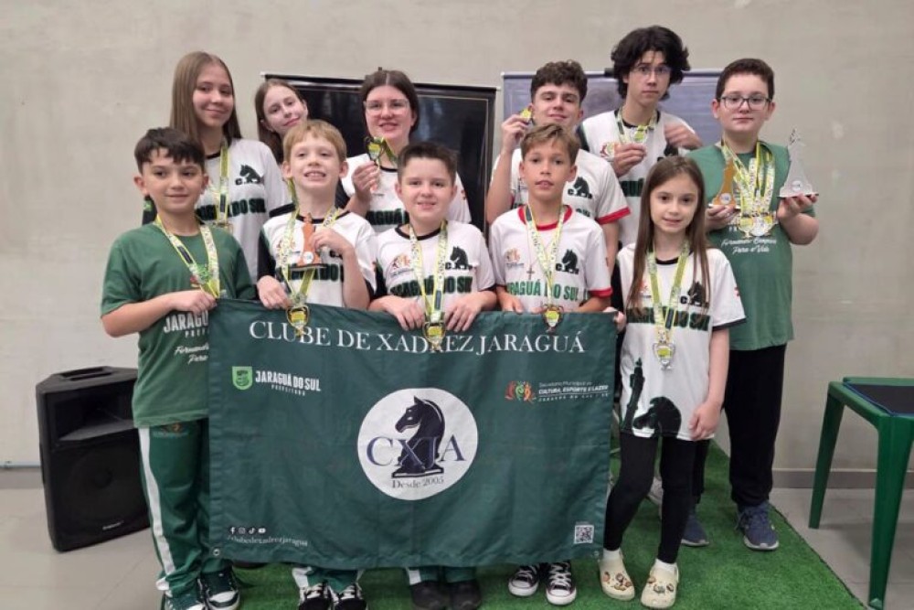 Clube de Xadrez Jaraguá fatura 16 medalhas em torneio na cidade de Rio Negrinho