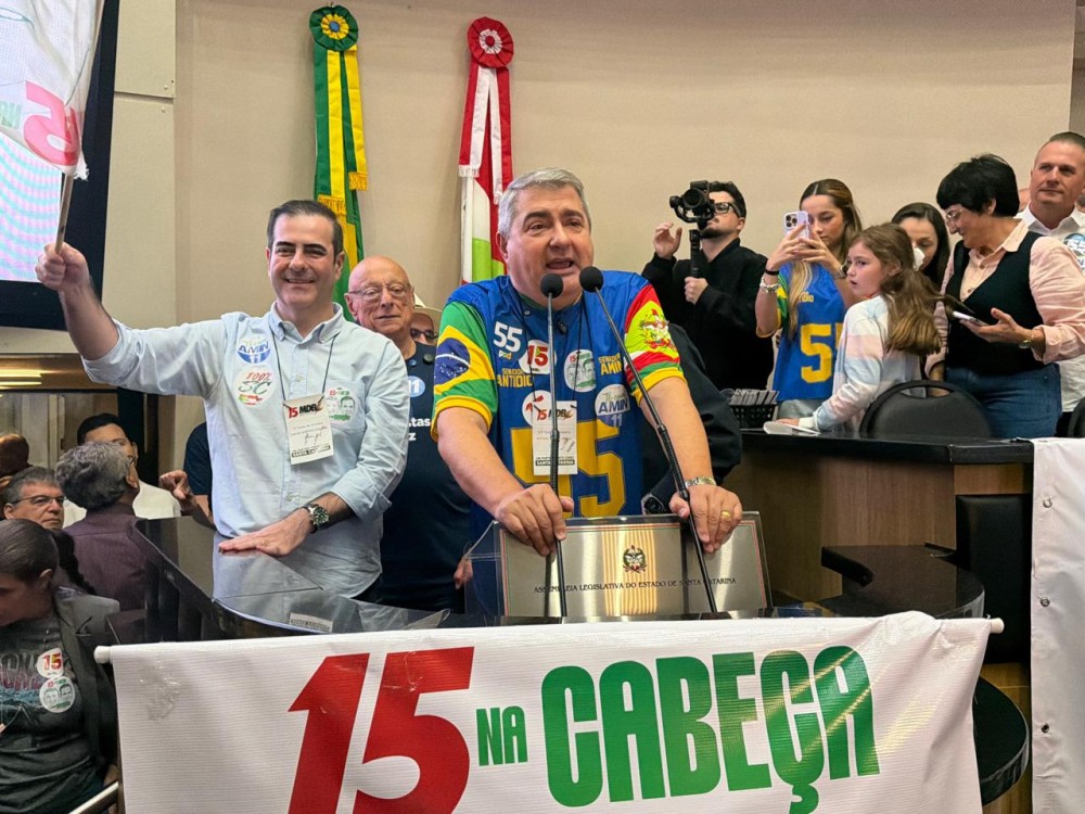 Lunelli sobe o tom em convenção do MDB e defende fim da polarização: 'A política precisa voltar a melhorar a vida das pessoas'