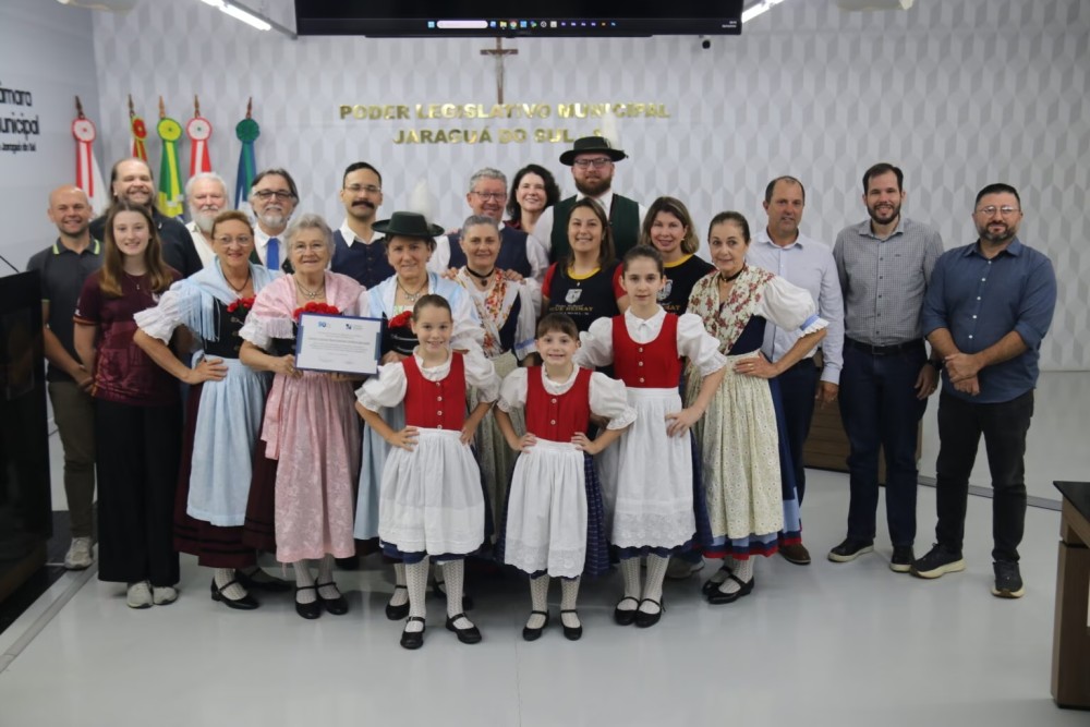 Câmara homenageia Centro Cultural Neue Heimat pelos 38 anos de atuação