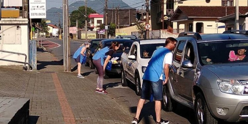 Pedágio da AMA mobiliza voluntários e reforça conscientização no Abril Azul