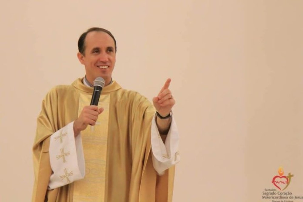 Padre Vander repercute ao criticar fiéis que “não querem trabalhar”
