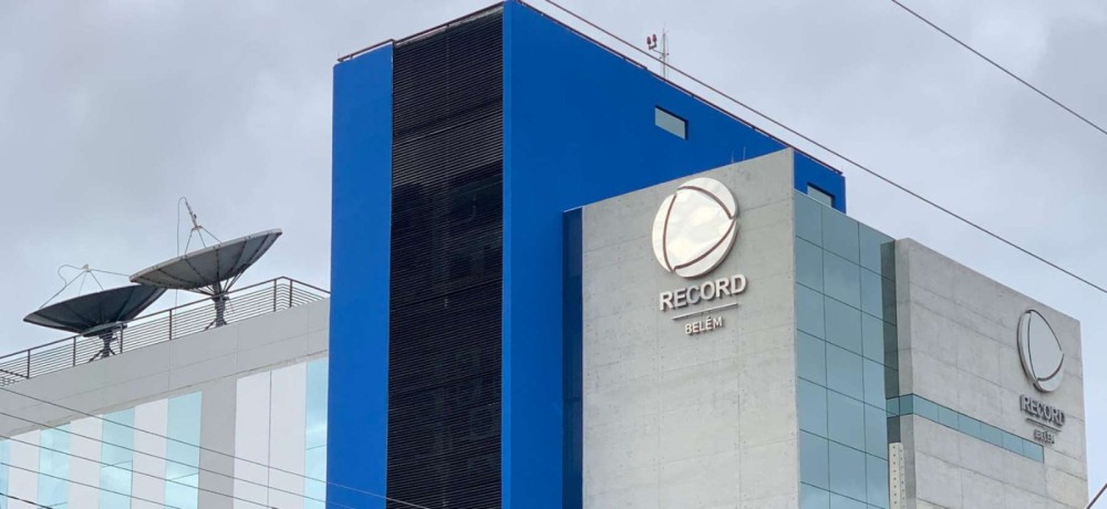 Famosa apresentadora da Record é demitida