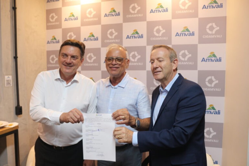 Jair Franzner assume a presidência da Amvali