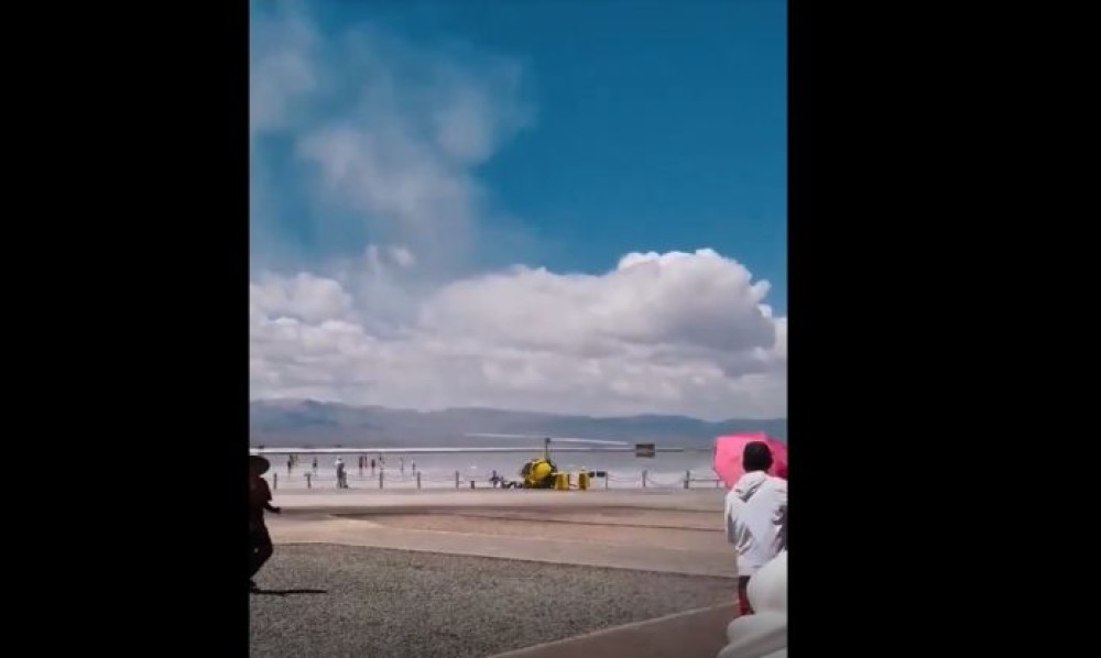 VÍDEO: Girocóptero perde controle e cai sobre turistas durante voo na China