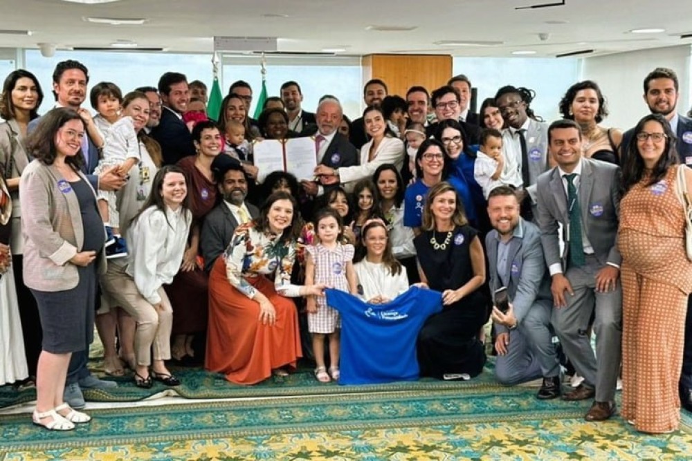 Licença paternidade será ampliada após aprovação de Lula