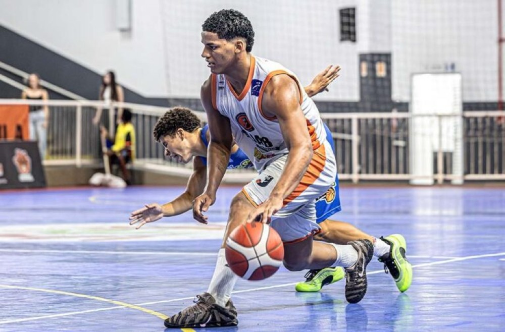 Basquete feminino e masculino vencem pelo Catarinense Sub-20
