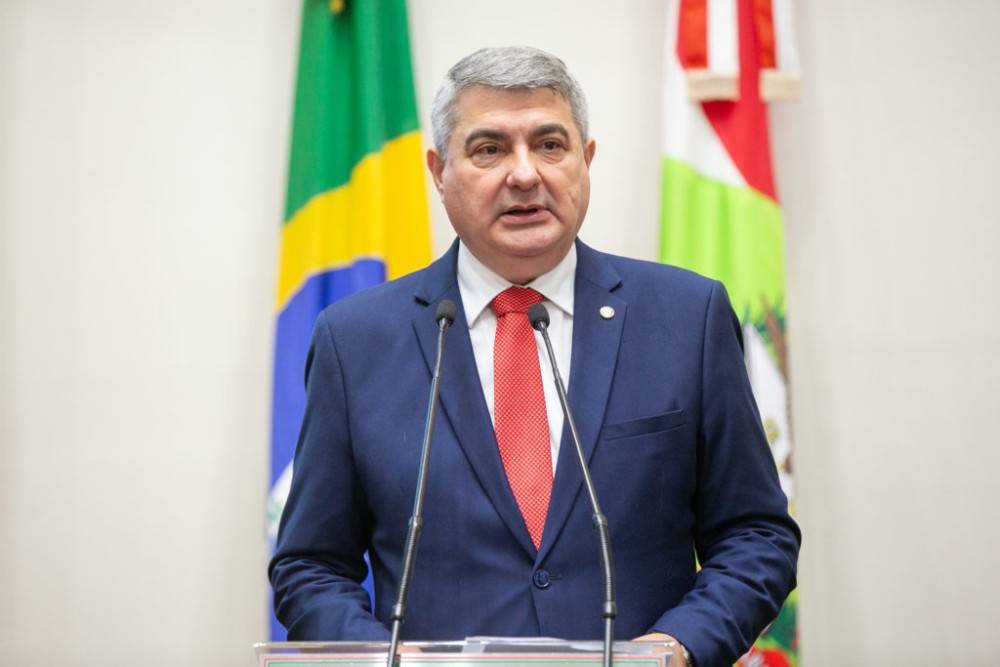 Antídio Lunelli decide permanecer no MDB