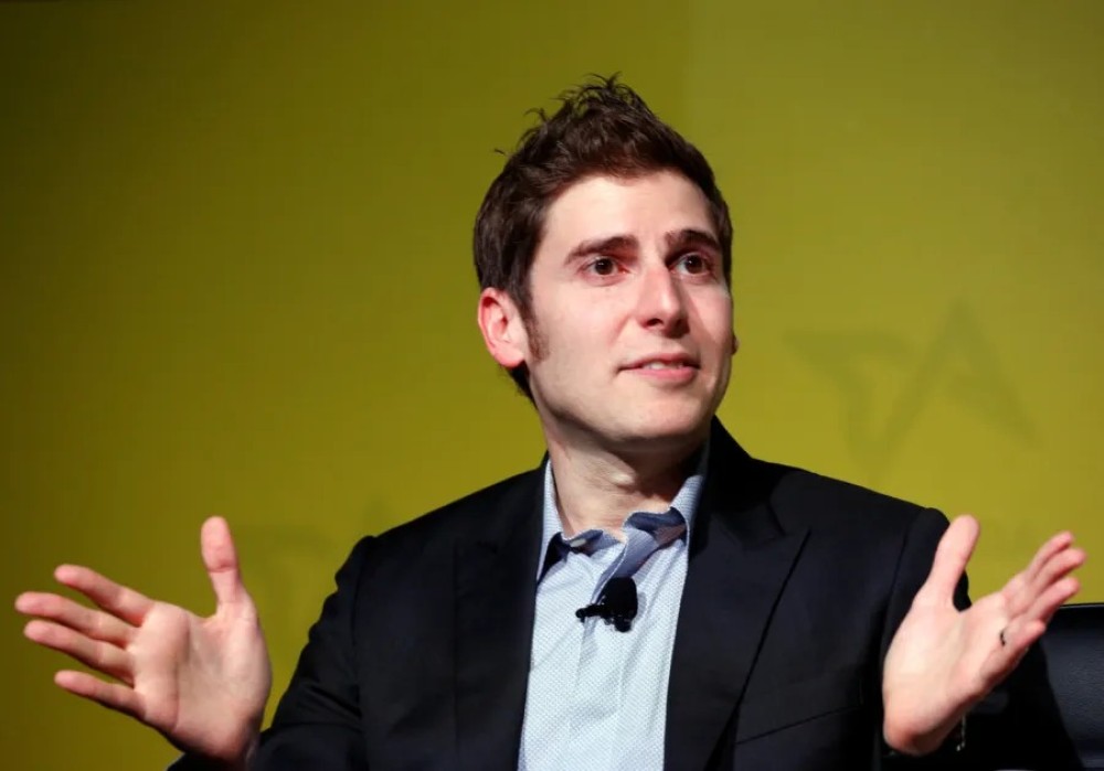 O que Eduardo Saverin e Jeff Bezos estão planejando com o Liverpool?