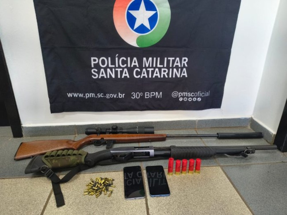 Homem é preso por violência doméstica e armas são apreendidas em SC