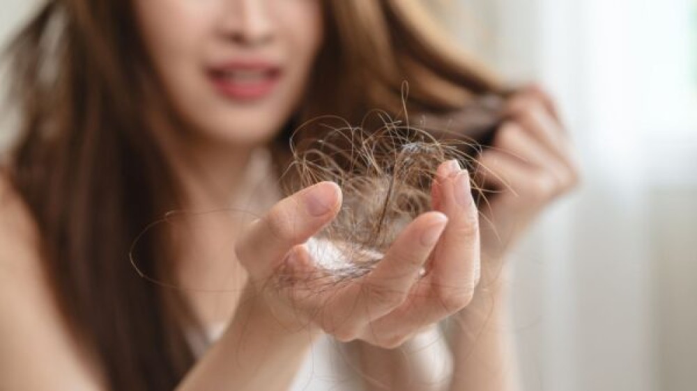 Queda de cabelo: veja hábitos que ajudam a prevenir o problema