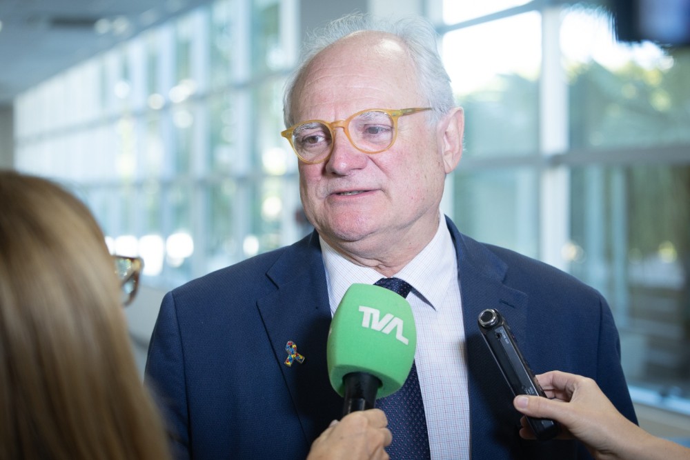 Projeto de Dr. Vicente que autoriza armas de eletrochoque para defesa pessoal de mulheres avança na Alesc