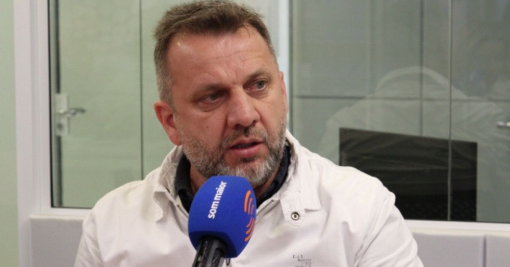 MDB sai… mas Jerry Comper diz “tô de boa” e segura o cargo