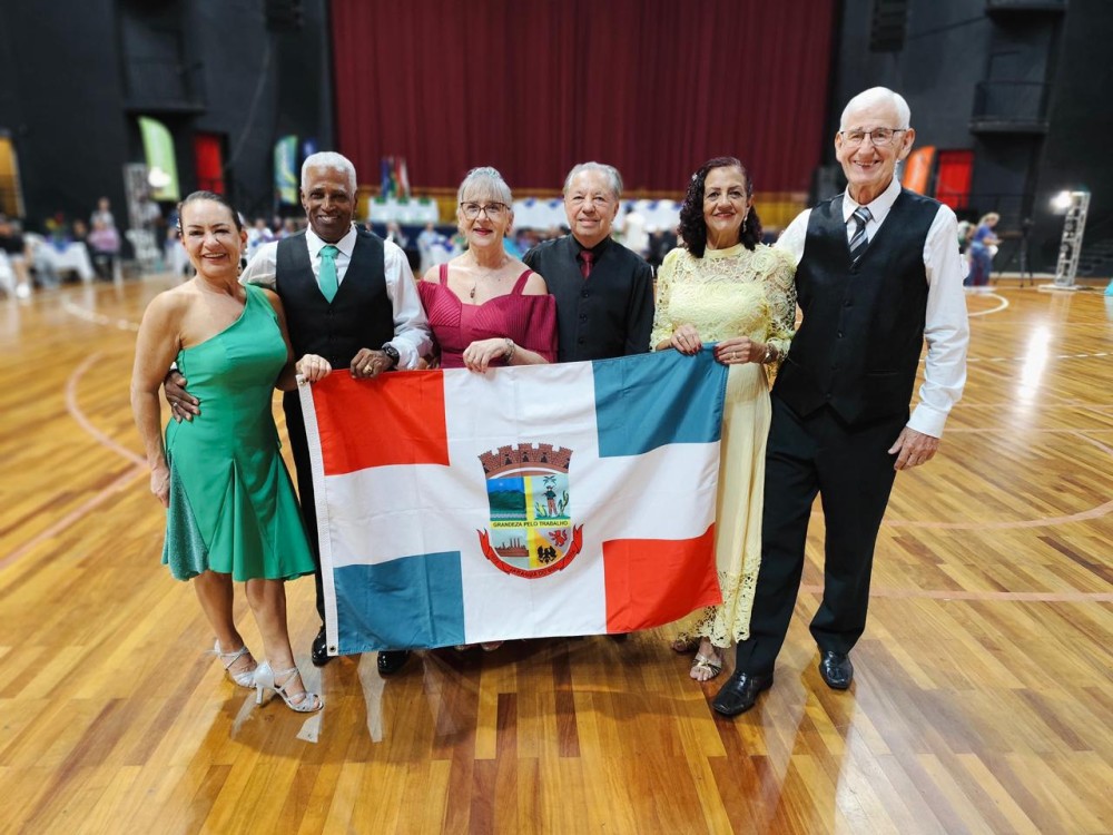 Casal de Jaraguá do Sul conquista vice-campeonato estadual no JASTI em Dança de Salão