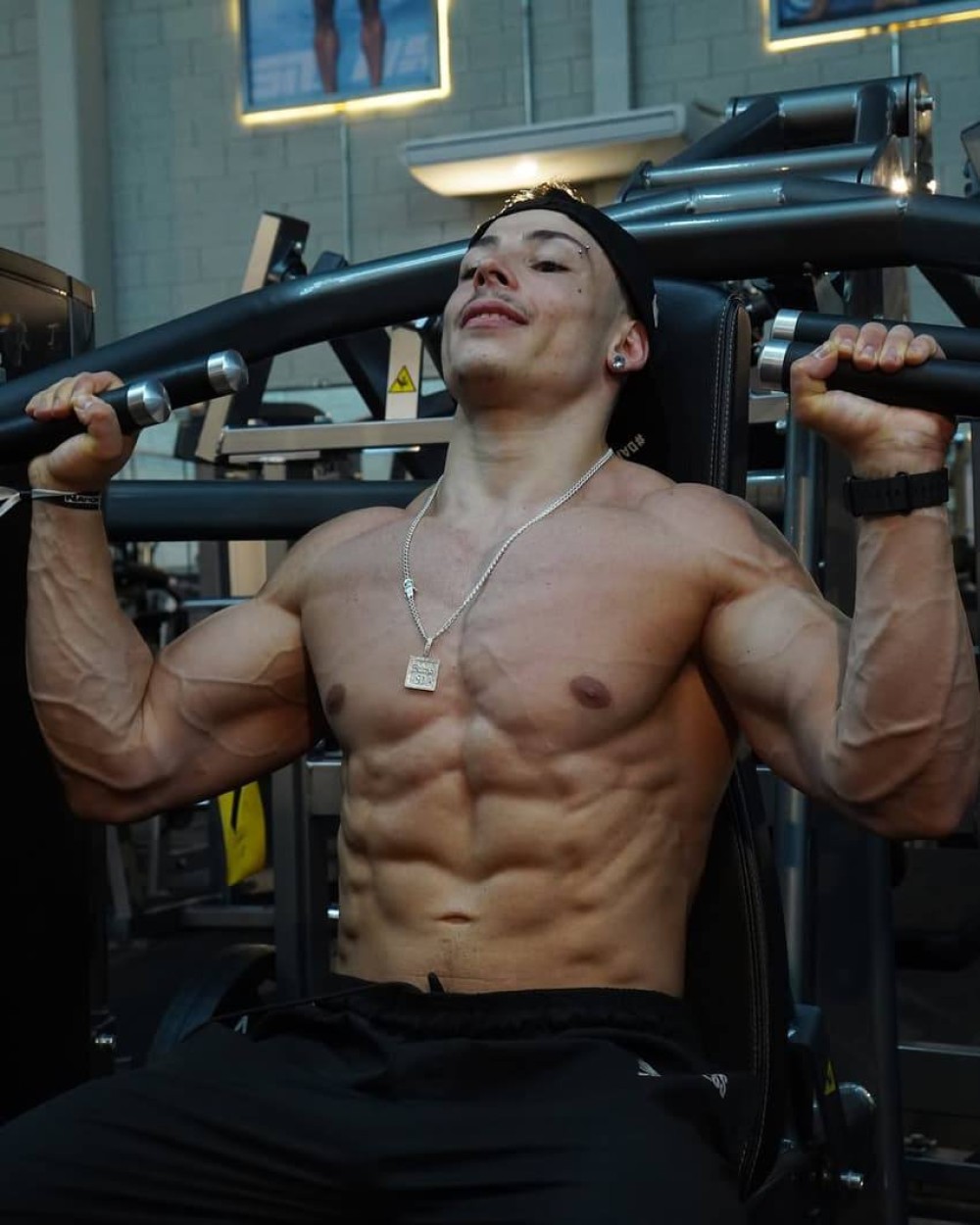 Atleta de fisiculturismo e influenciador Gabriel Ganley morre aos 22 anos